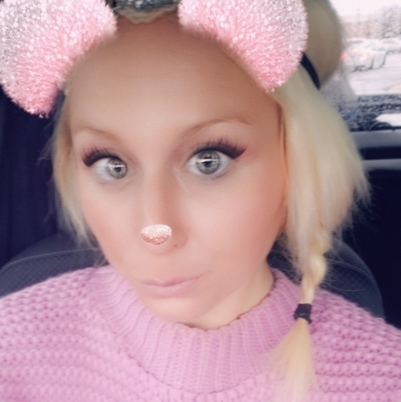 Meet your Posher, Carrie - Picture 5 of 8